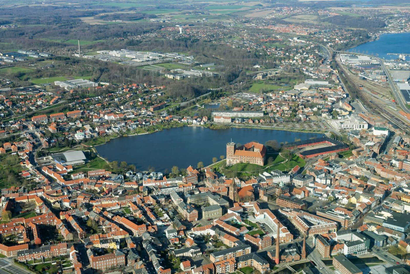 Luftfoto af kolding by, hvor GoCamping har adresse.